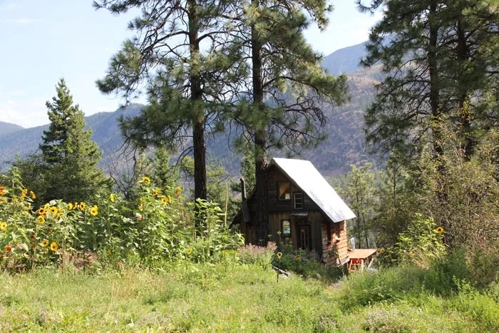 One of the apprentice cabins