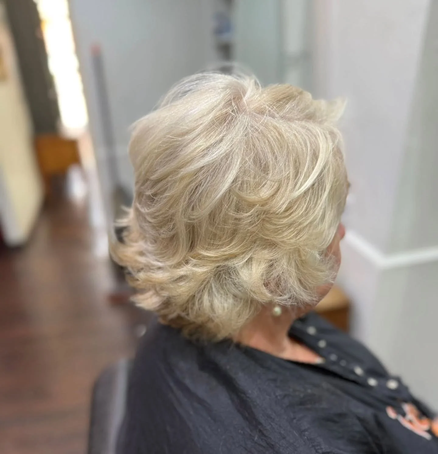 Layered cut & blowdry by stylist Lexi ✨️
Styled using our @aveda  products 
Book online via @fresha or call 0208 546 7007 📞
@iconhairdressing 
#iconhairdressing #layers #haircut #layeredcut #shorthair #blowdry #hairproductsً #aveda #avedaart