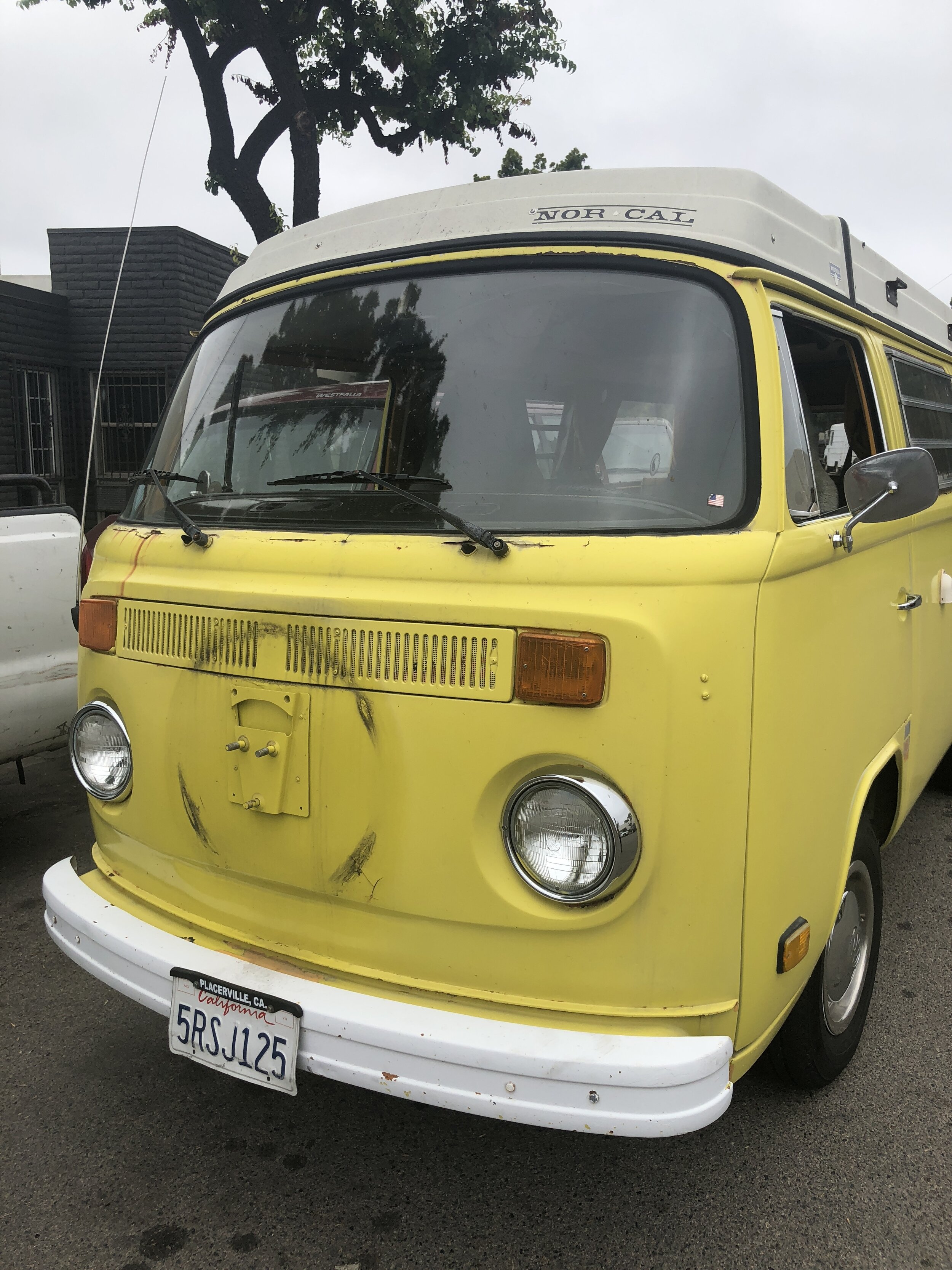  This bus was an internet purchase by a client in Minnesota. This is how the bus looked when it arrived at Vintage Surfari Wagons in Costa Mesa. 