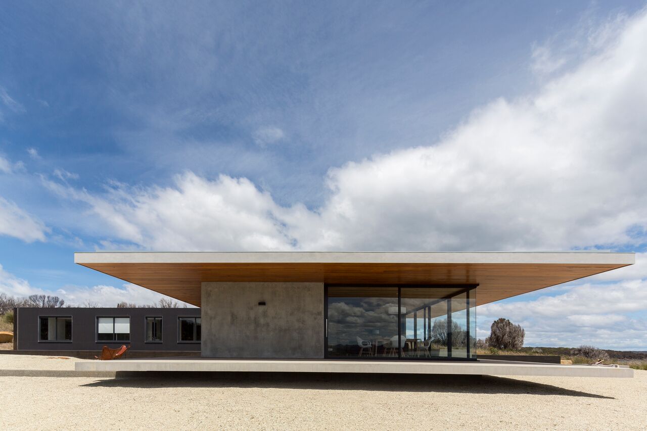 Local-Australian-Architecture-Younger-House-Designed-by-Stuart-Tanner-Architects-4.jpeg