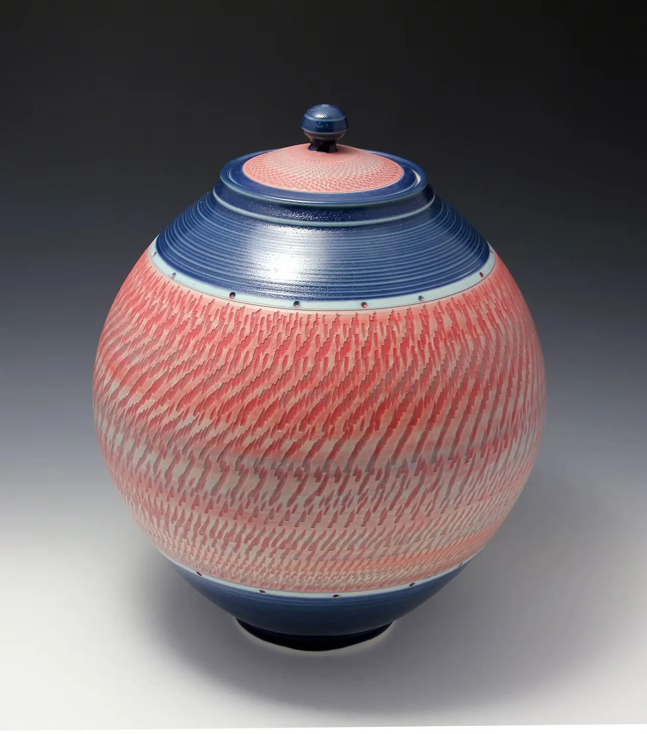 Hsin- red and blue jar.jpg