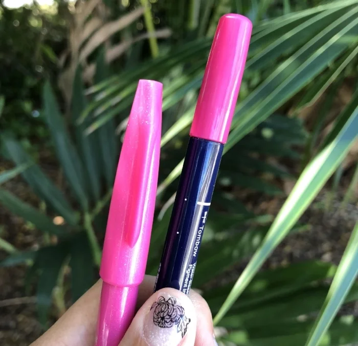 Tombow Fudenosuke hard tip color pens have DROPPED. Let’s check them out and compare to Pentel Sign Pen Brush.