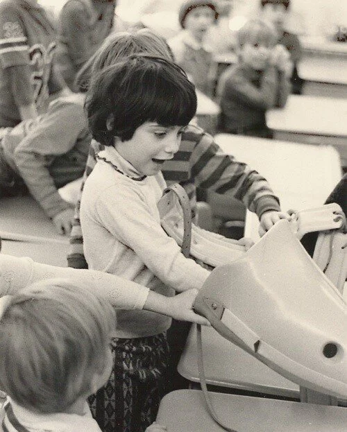 Andrea amazed at this artificial leg in grammar school