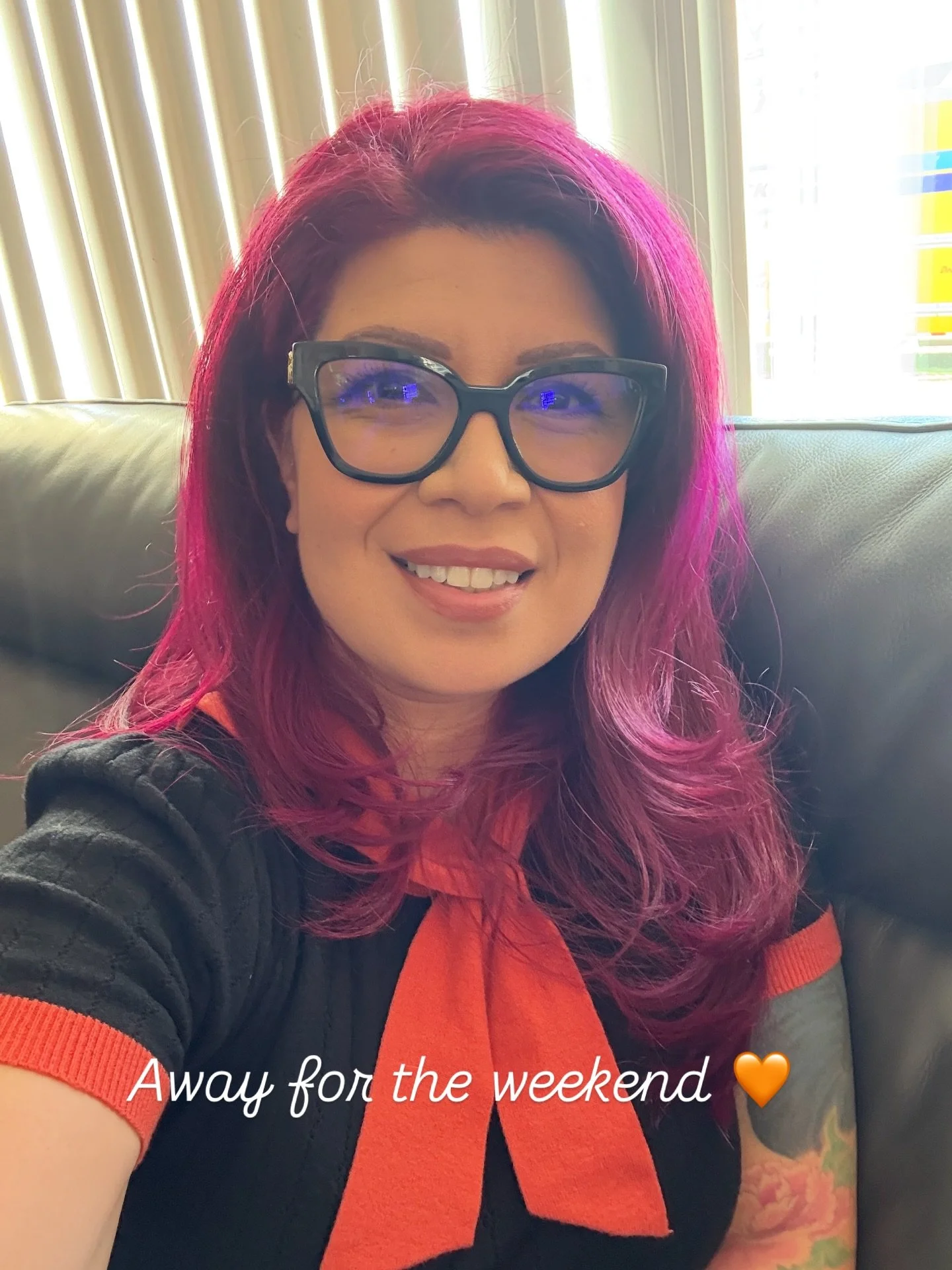 On the road for another hour I still have availability the  28th &amp; 30th and can squeeze one more in the 23rd 🥳 scheduling through December as well. Kindly send over your request and tysm for choosing me as your stylist 🥰