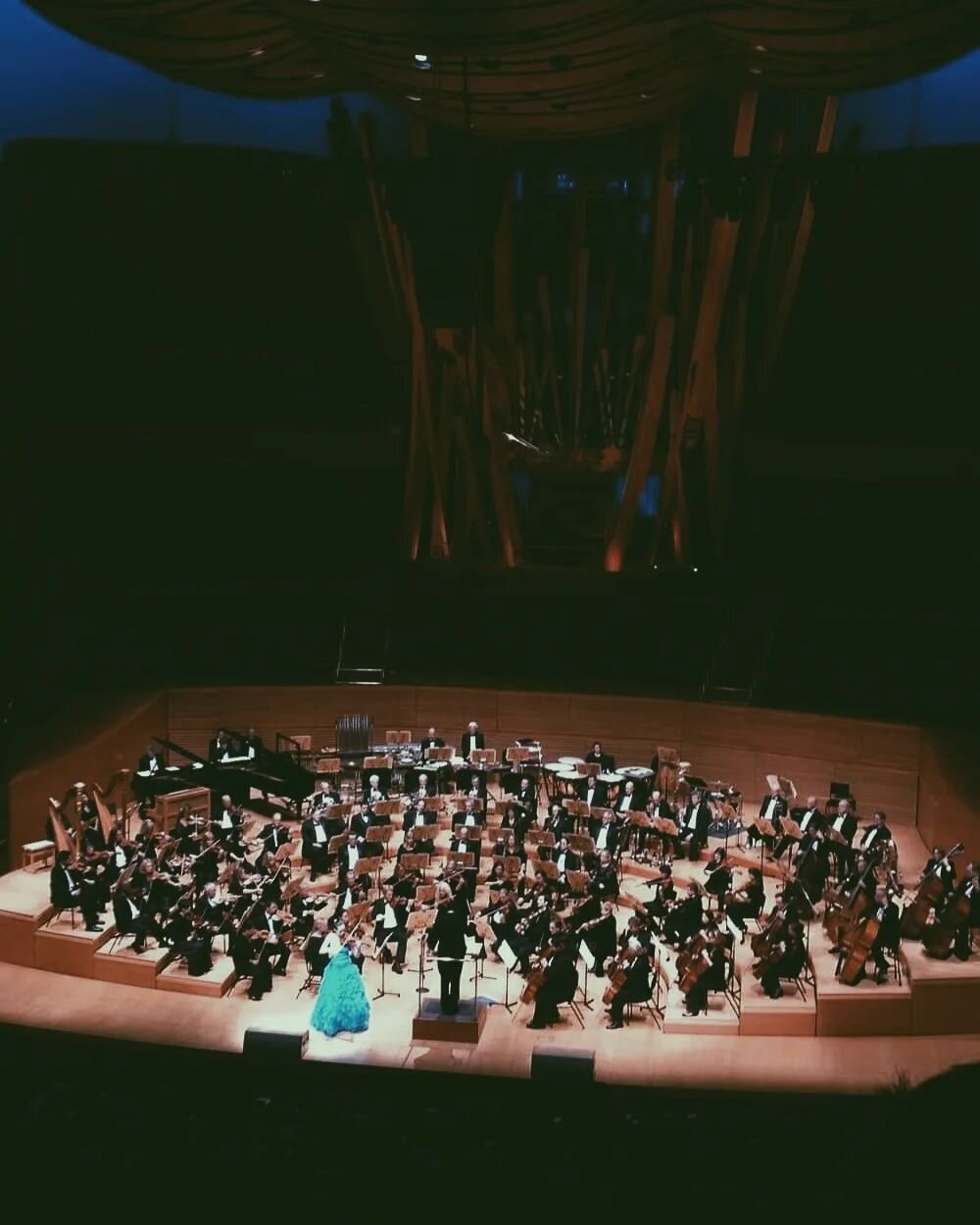 Ten years (😯😵😵) ago, I got the insane opportunity to perform with the Hollywood Bowl Orchestra under Maestro Thomas Wilkins, at the gorgeous Disney Hall, no less.  A memory I will hold onto forever~ 🎶
