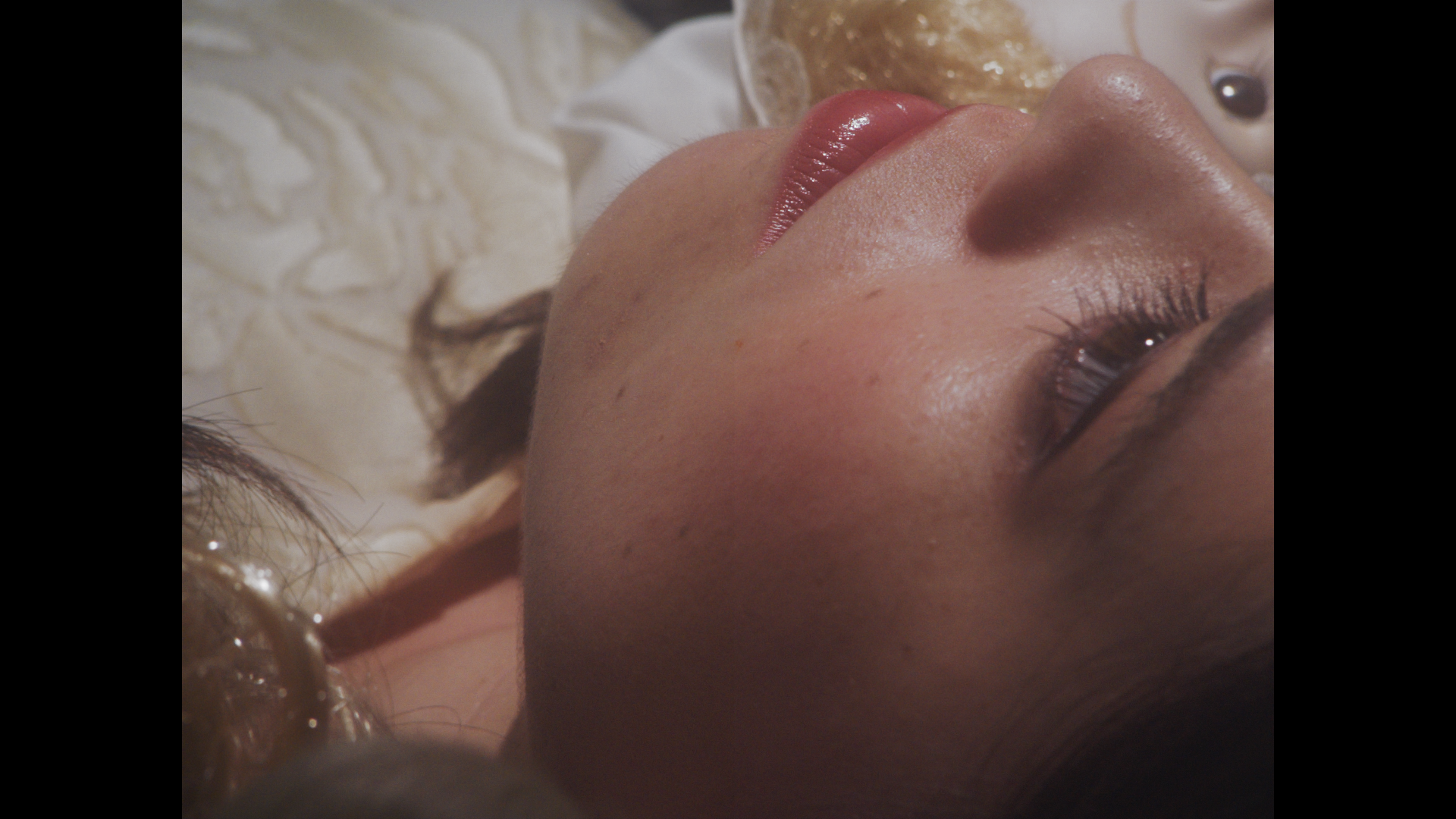 KelseyAyres_HoldMeIn-AddSat_Deliverable.00_01_58_15.Still015.png