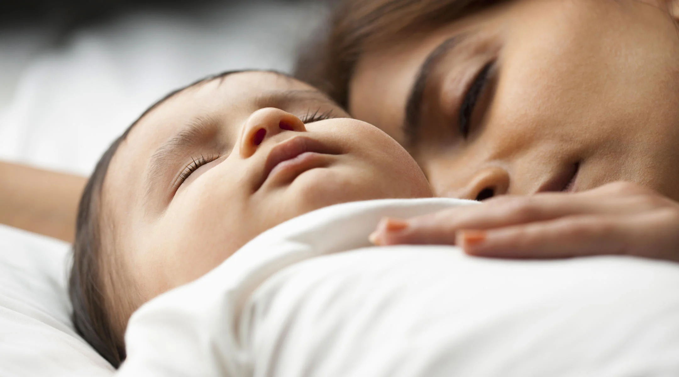 myths-truths-cosleeping-baby-2160x1200.jpg
