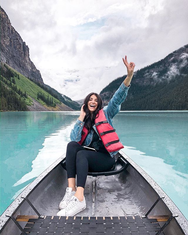 BANFF. You’re really rad. 🏔 🚗🗺
**not pictured the tears because I was so excited to be here**
•⠀⠀⠀⠀⠀⠀
•⠀⠀⠀⠀⠀⠀
•⠀⠀⠀
#travelwithme #travel #traveldiares #travelblogger #fashion #styleblogger #fashionblogger #blogger #ootdbloggermaman #tampa #tampablogger #tampabaybloggers #igerstampa #tampabay #tampabayblogger #discoverunder5k #tampainfluencer #stpeteblogger #igersstpete #beautyguru #beautyinfluencers #visitfl #allthedetails #banff #lakelouise #visitcanada