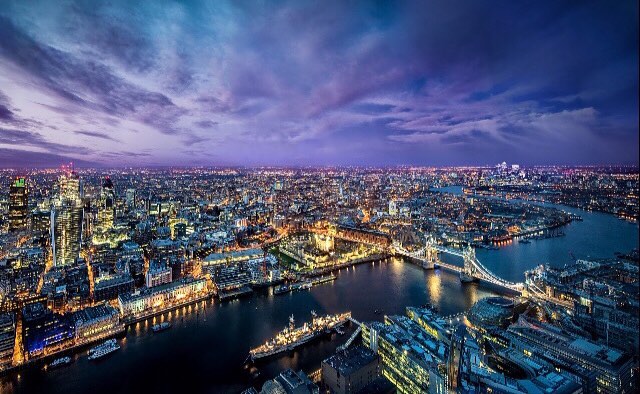 Vista noturna do Shangri La at the Shard, London