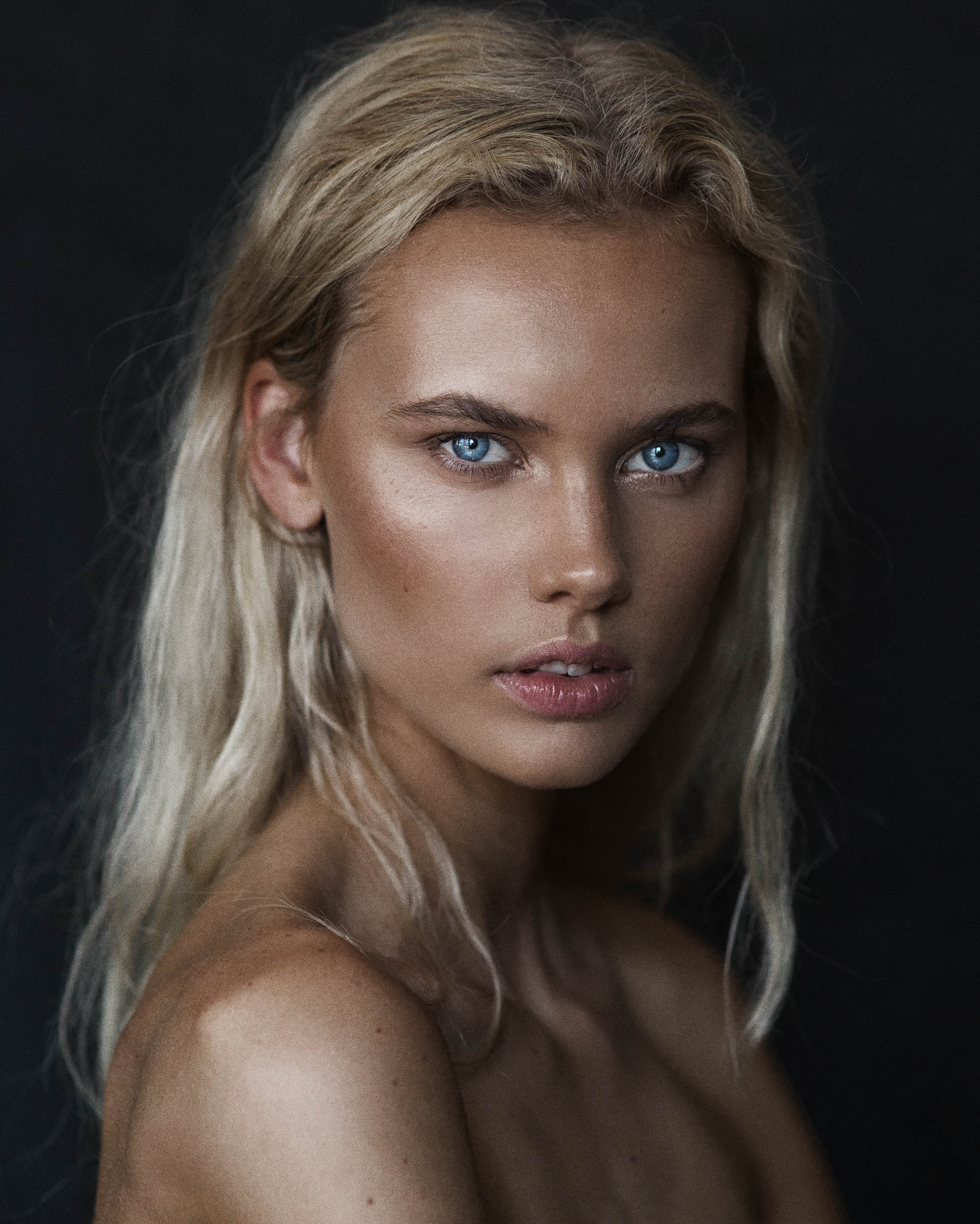 Moa Rikner by photographer Nick Walters in Sydney.jpg