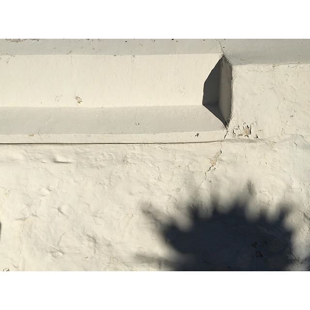 Same set, different scene
#matjiesfontein #karoo #light #shadows #architecture #throwback