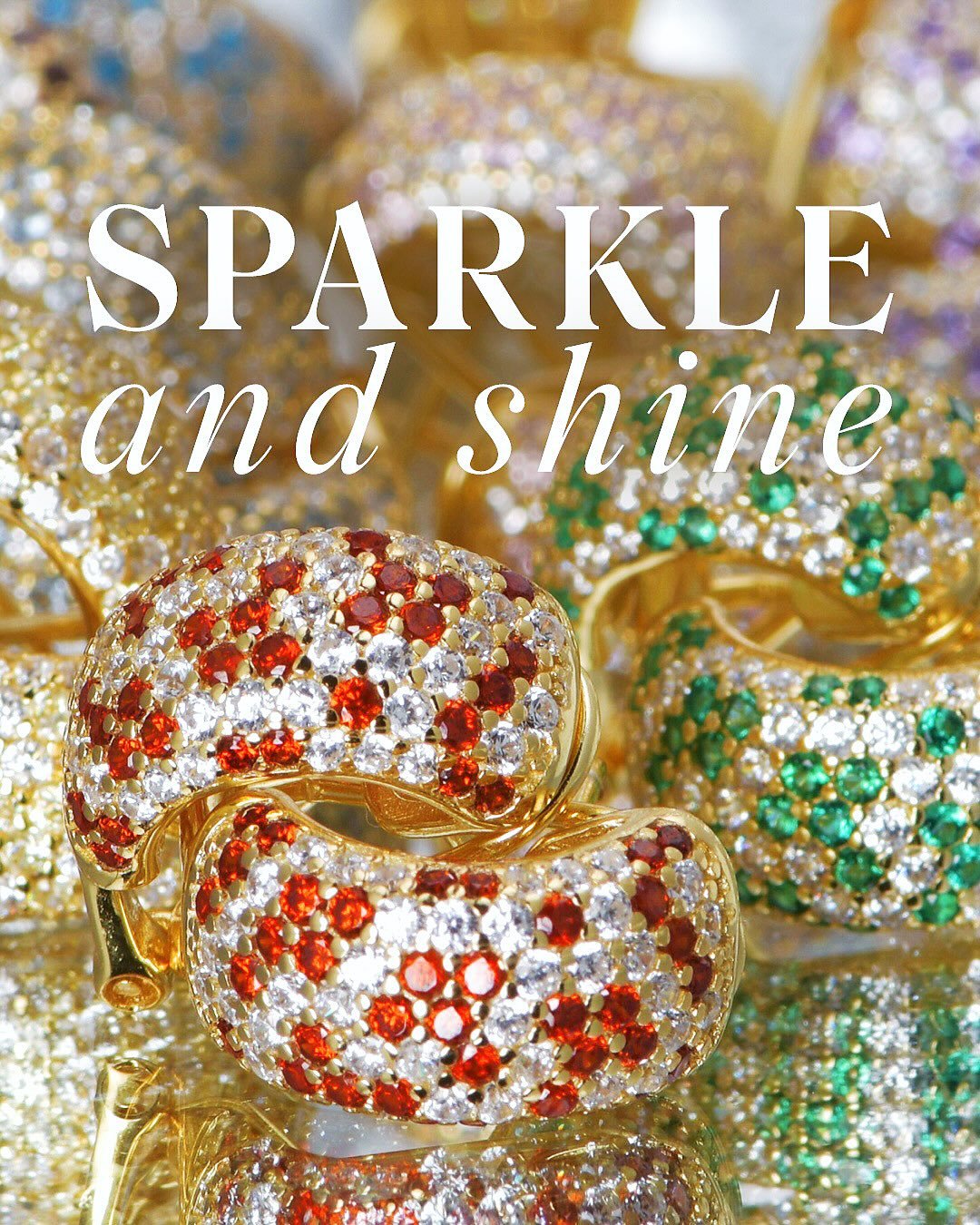 NYHET!
&Oslash;repynt i forgylt s&oslash;lv med zirkonia. Finnes i flere ulike farger. 799,- per par.

foto: @arnenordlie 
&mdash;&mdash;
#nyhet #s&oslash;lvsmykker #s&oslash;lv&oslash;repynt #gavetips #julegavetips #arnenordlie #domb&aring;s