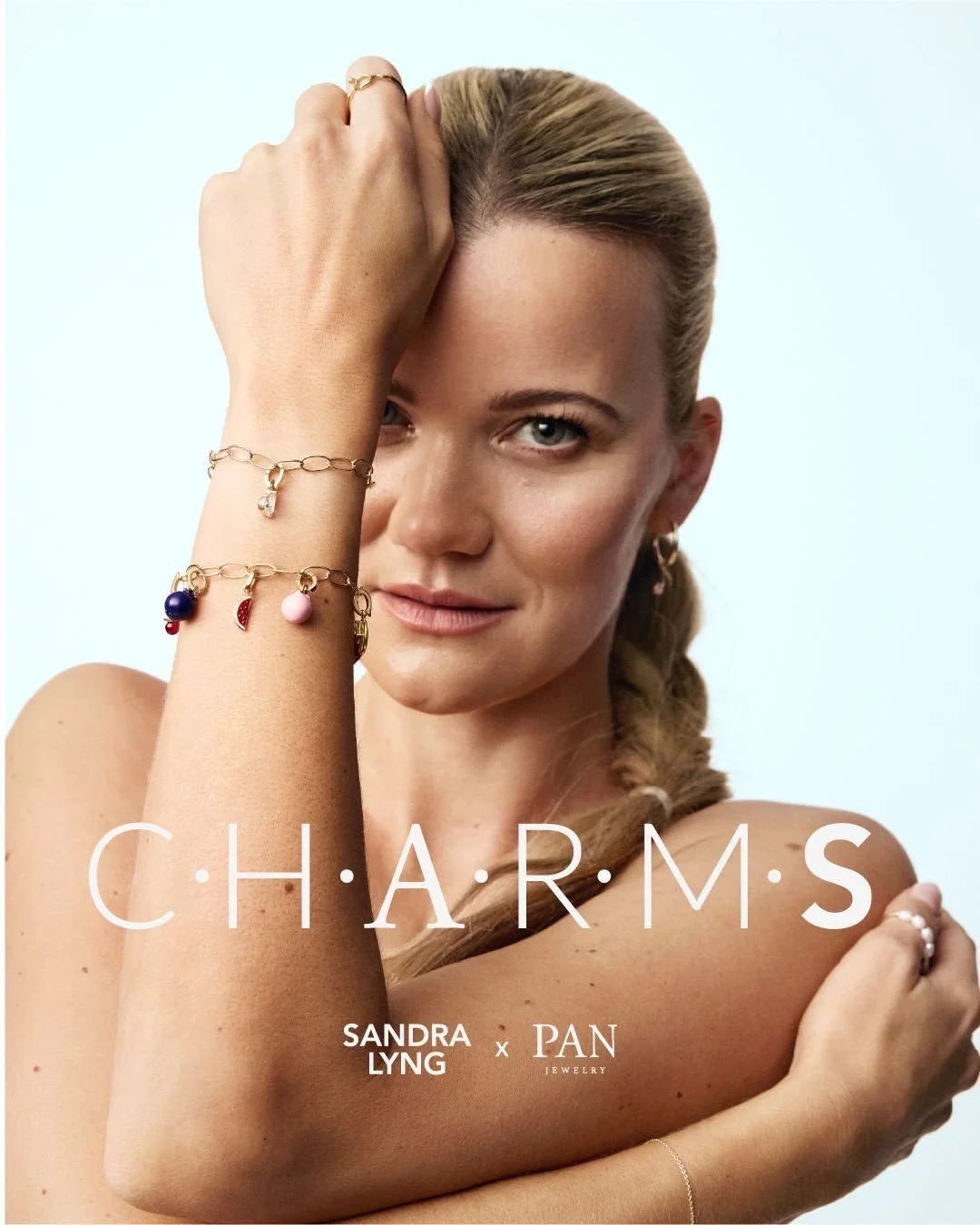 KAMPANJE! 
N&aring; har vi 3 for 2 p&aring; alle Charms fra Sandra Lyng! Velg dine favoritter og skap din egen stil ved &aring; henge dem p&aring; et kjede, armb&aring;nd eller &oslash;repynt! 🍓🍊

Kampanjen varer til 14. juni

foto: @sandralyngxpan