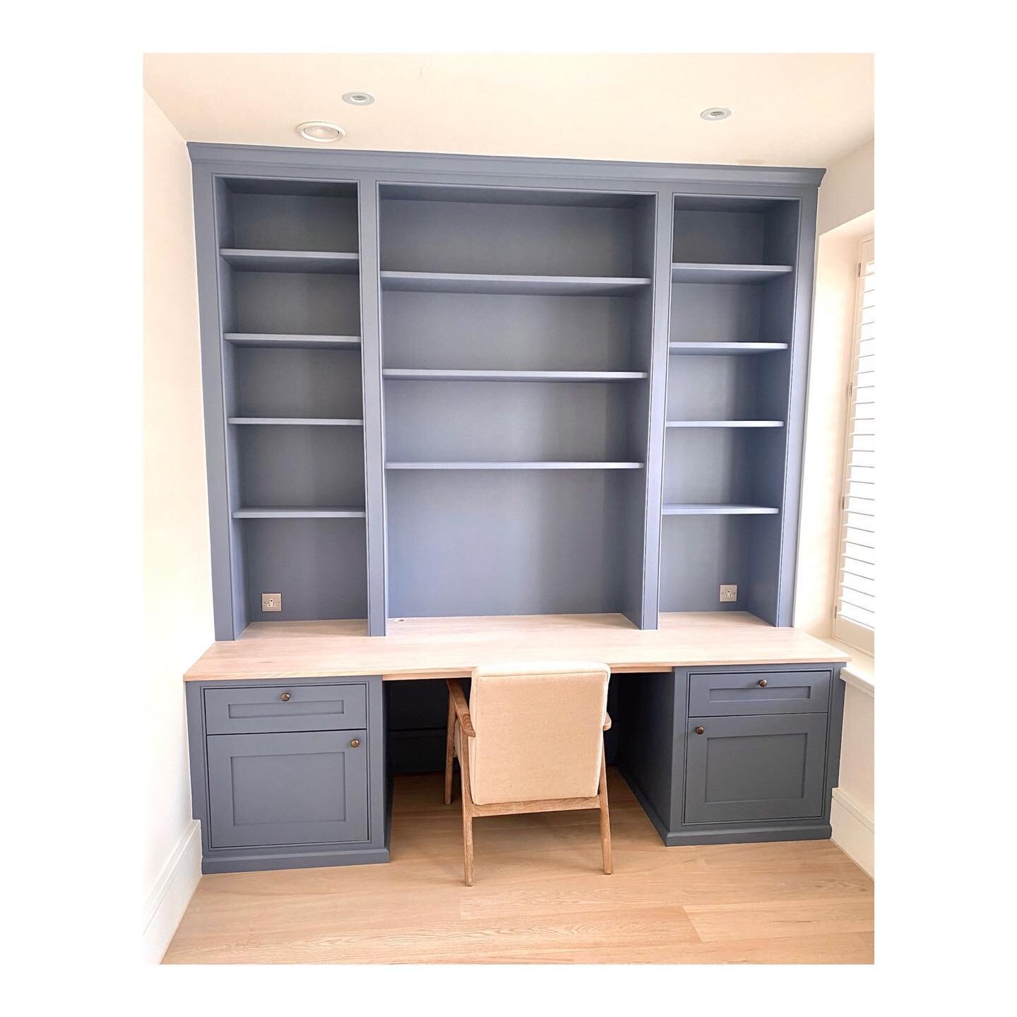 &bull; B L U E &bull; O F F I C E &bull; S P A C E &bull;
A bespoke desk and shelving unit built by Catherine, painted in &lsquo;Juniper Ash&rsquo; by Little Greene, with the oak worktop painted in soft white.

@littlegreenepaintcompany
#oliverhazael
