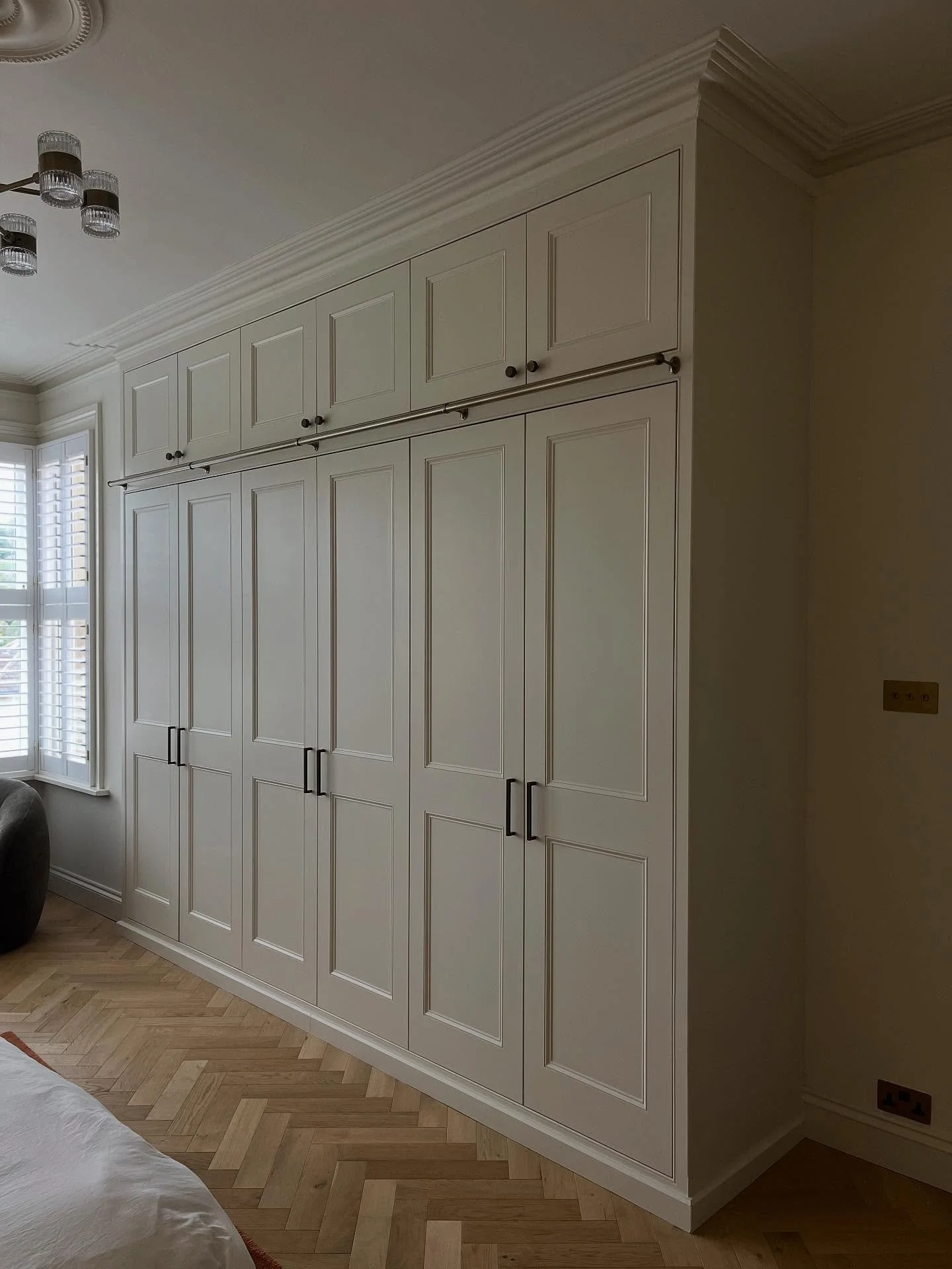 B E S P O K E &bull; C A R P E N T R Y &bull; in Bath, Somerset 🙂 We build made-to-measure wardrobes, alcove units, media units, study shelving with desks, hall trees, book cases, window seats, understairs storage. All built on-site insitu to give y