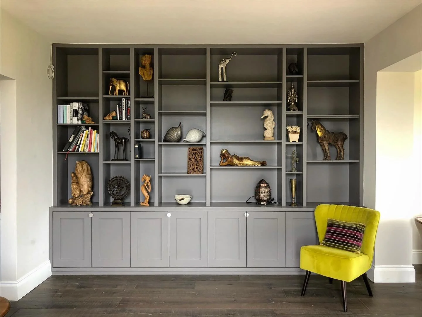 B E S P O K E &bull; C A R P E N T R Y &bull; in lovely Bath! 

We build bespoke made to measure wardrobes, alcove units, bookcases, dresser units, media units, window seats, storage and shelving in traditional and modern styles. We have wonderful su