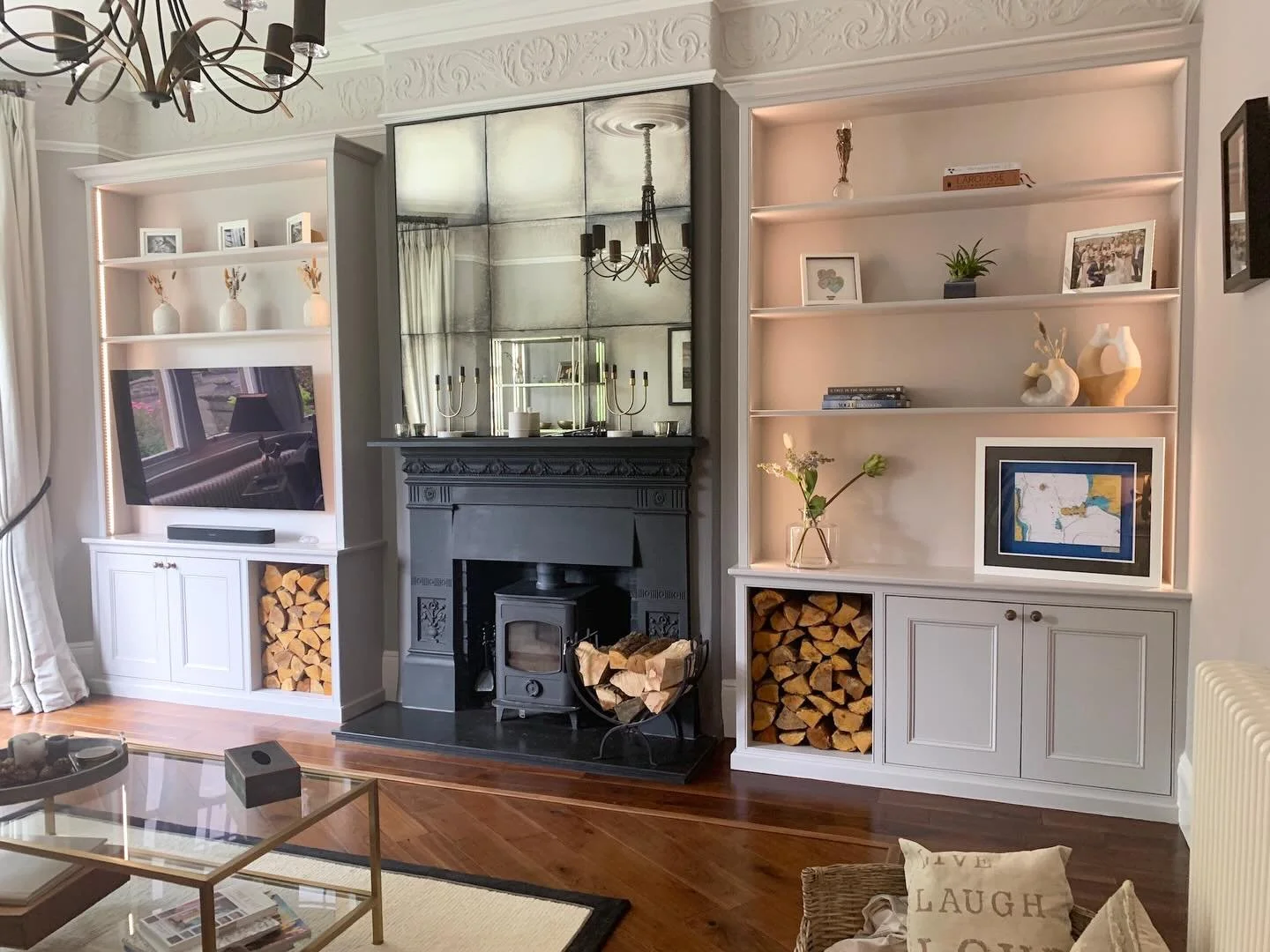 W E &bull; B U I L D &bull; A L C O V E &bull; U N I T S
in and around Bath! We have been creating bespoke storage for our clients for over 20 years. Oli has been a carpenter for 30 years. We know Bath and its houses really well. If you would like a 