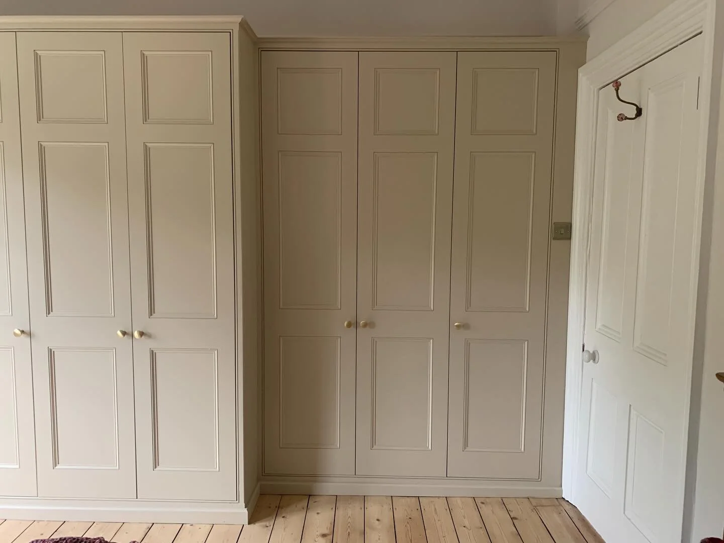 T R I C K Y &bull; S P A C E S 
We build our all cabinetry onsite in-situ which means we can work with you to design and build the perfect solution for space. Whether it&rsquo;s a wall to wall wardrobe that needs to accommodate a doorway, or sloping 
