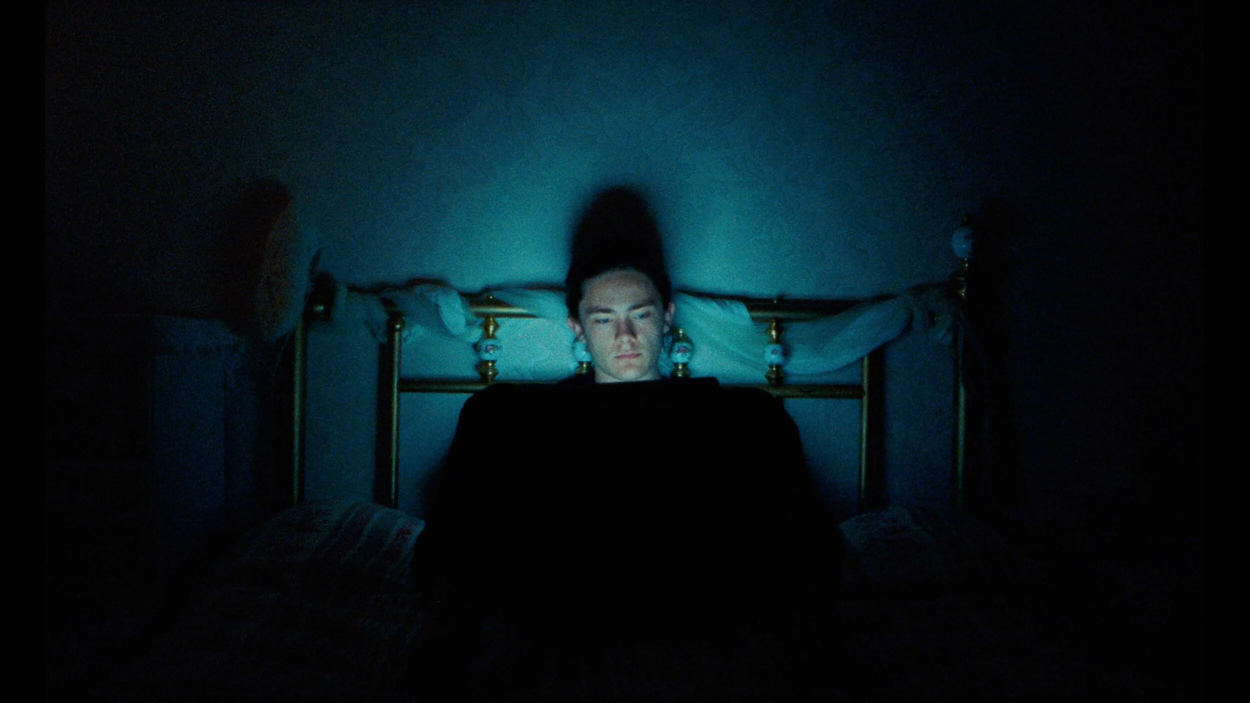 Disconnected_Stills_AliceAedy004.jpg
