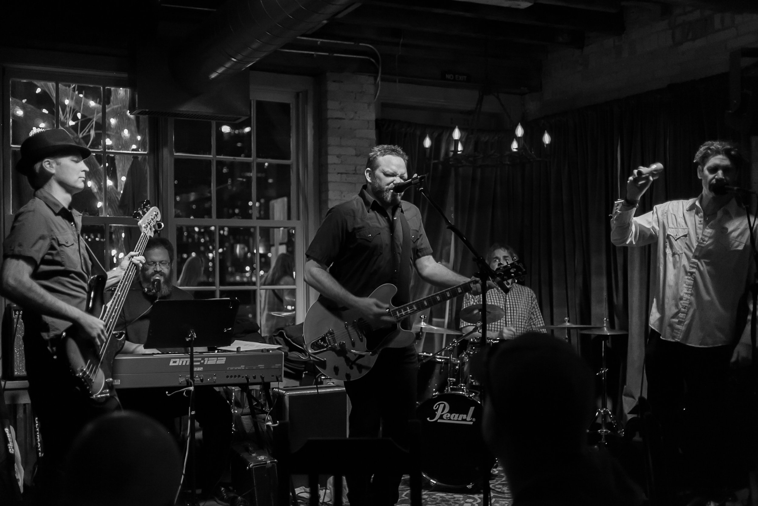 JBLSB_Aster Cafe_220409_7_BW.jpg