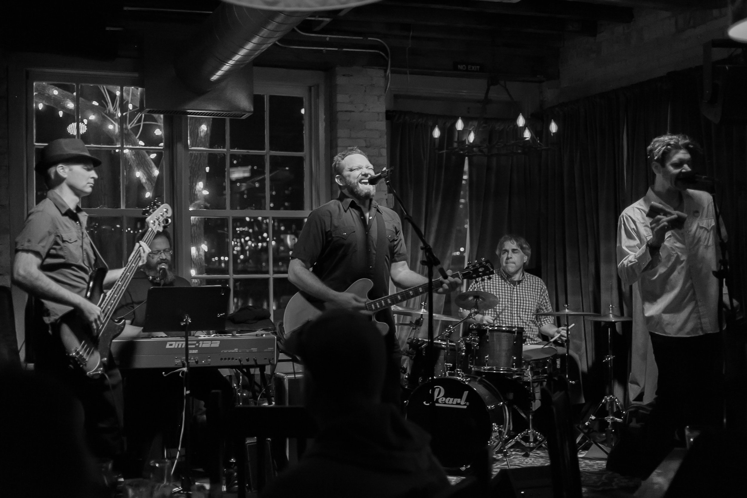 JBLSB_Aster Cafe_220409_9_BW.jpg