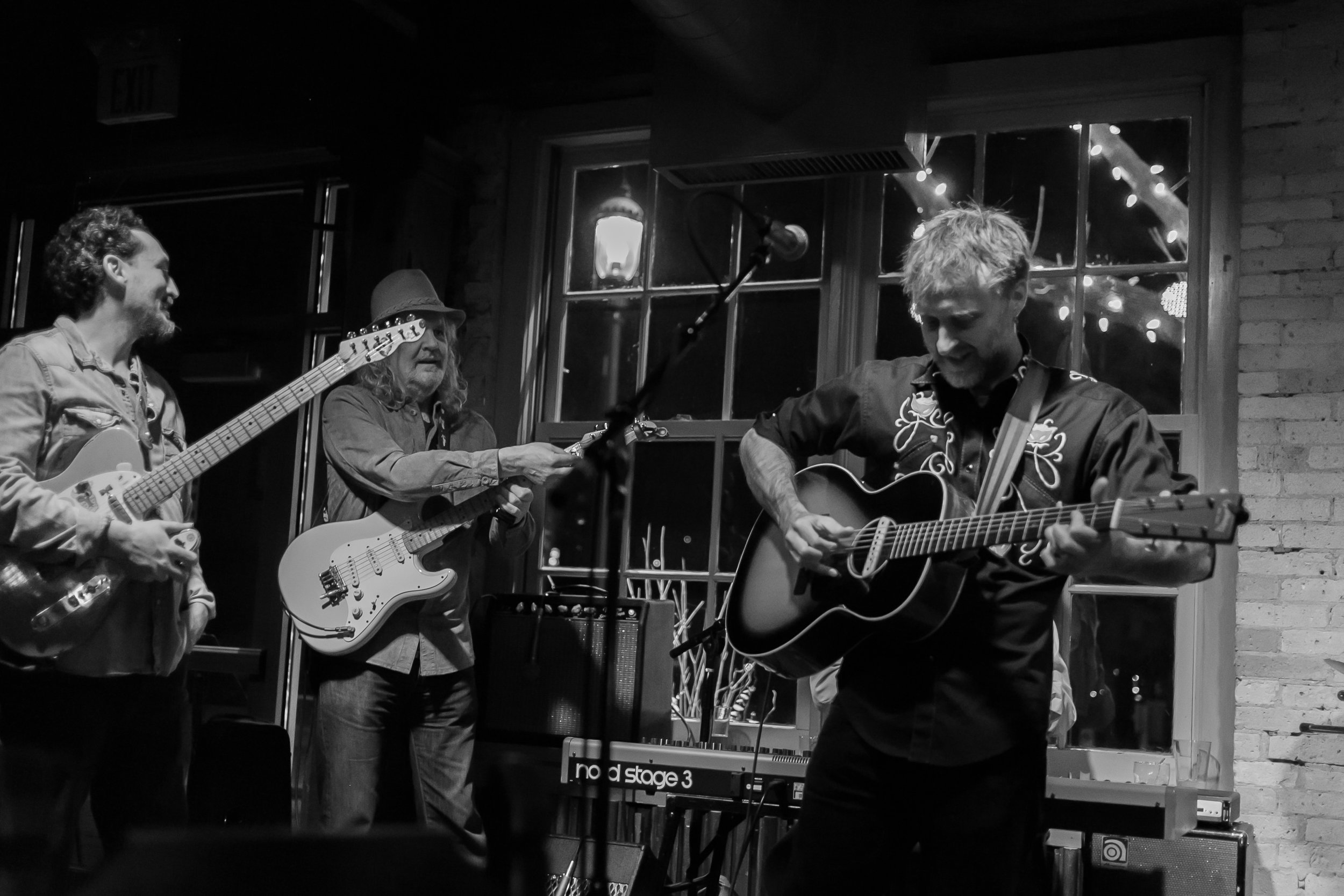 JBLSB_Aster Cafe_220409_37_BW.jpg