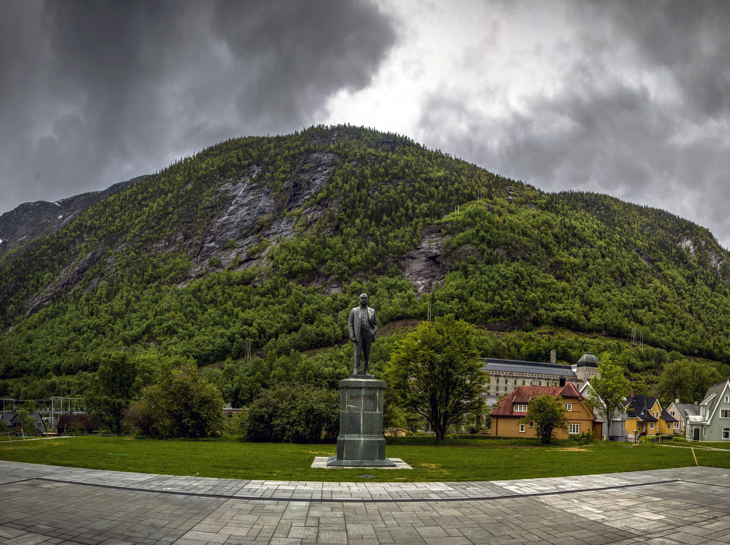 Sam Eyde, founder of Norsk Hydro in the Rjukan town square