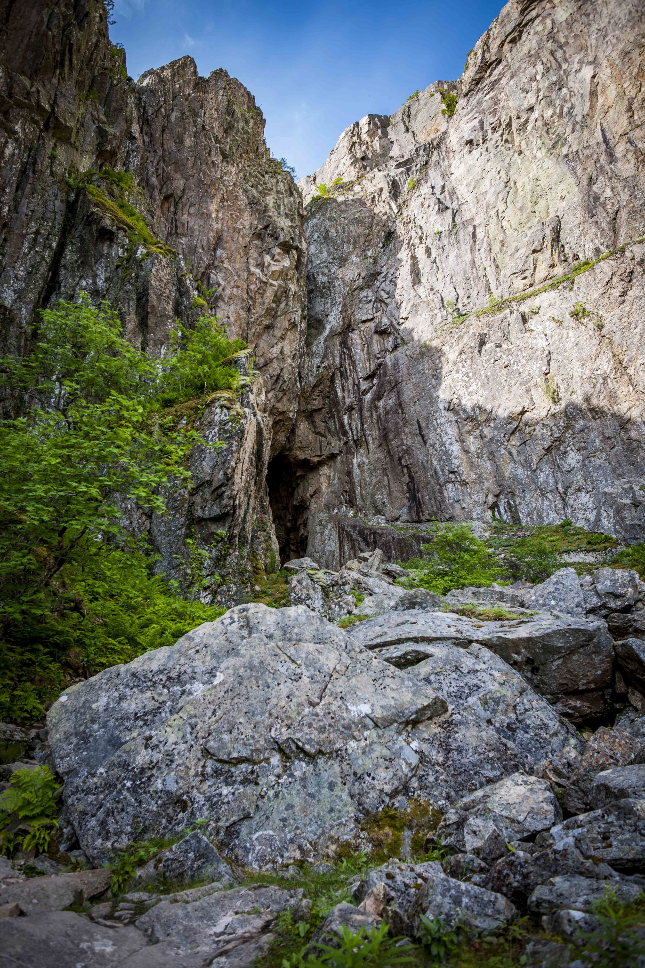 Easy climb up to Torghatten