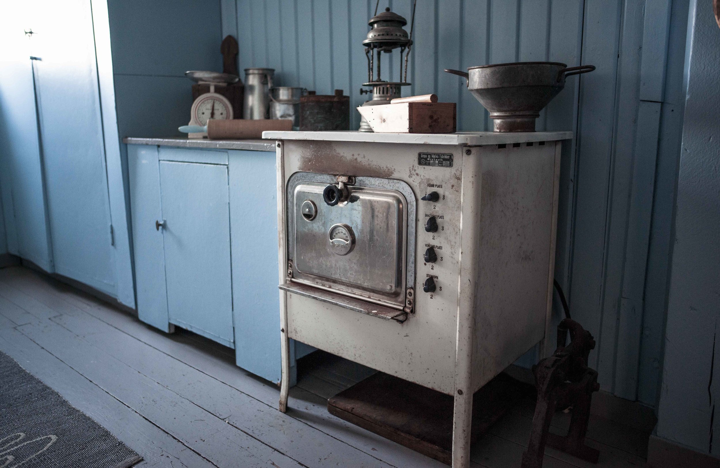 Ekkerøy museum also has two bedrooms, a livingroom and a kitchen decorated in Norwegian 1950s fashion