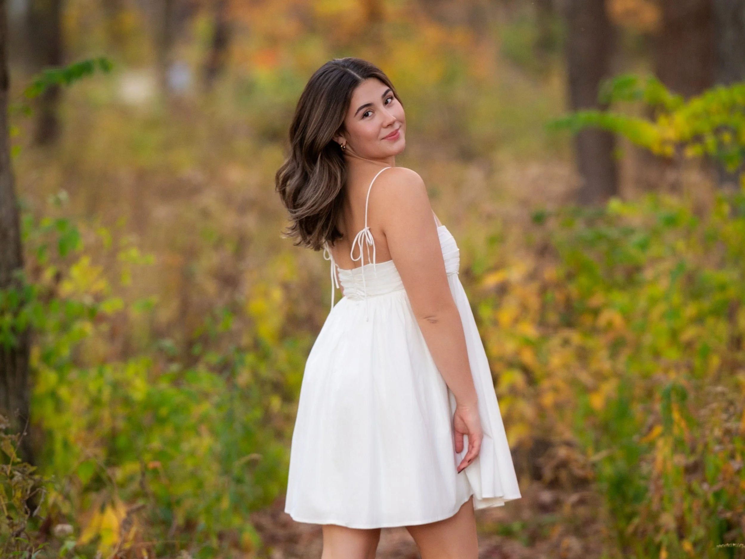 romantic golden-hour senior portrait in a Hinsdale park