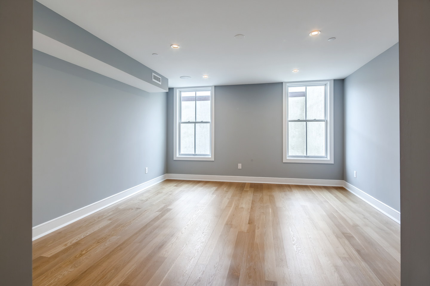738 Bainbridge St-MLS-10.jpg