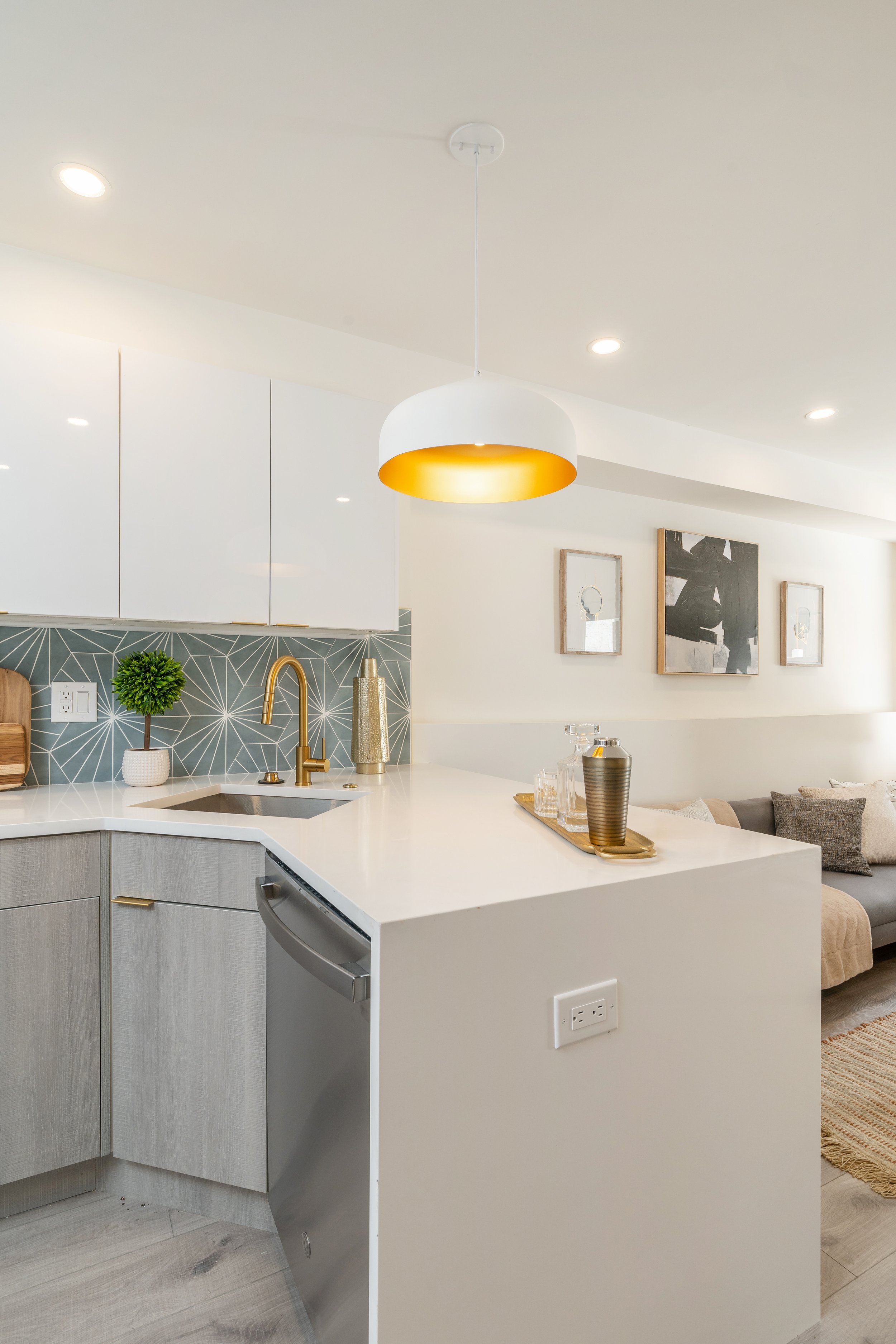 742 S 2ND ST UNIT 01 PHOTOGRAPHY Ⓒ WEFILMPHILLY-40.JPG