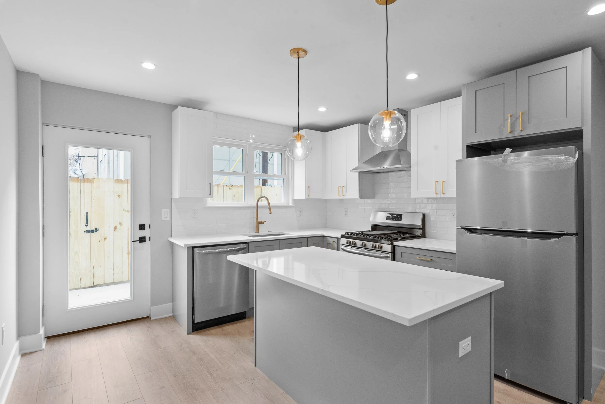 2245 Titan St MLS 22.jpg