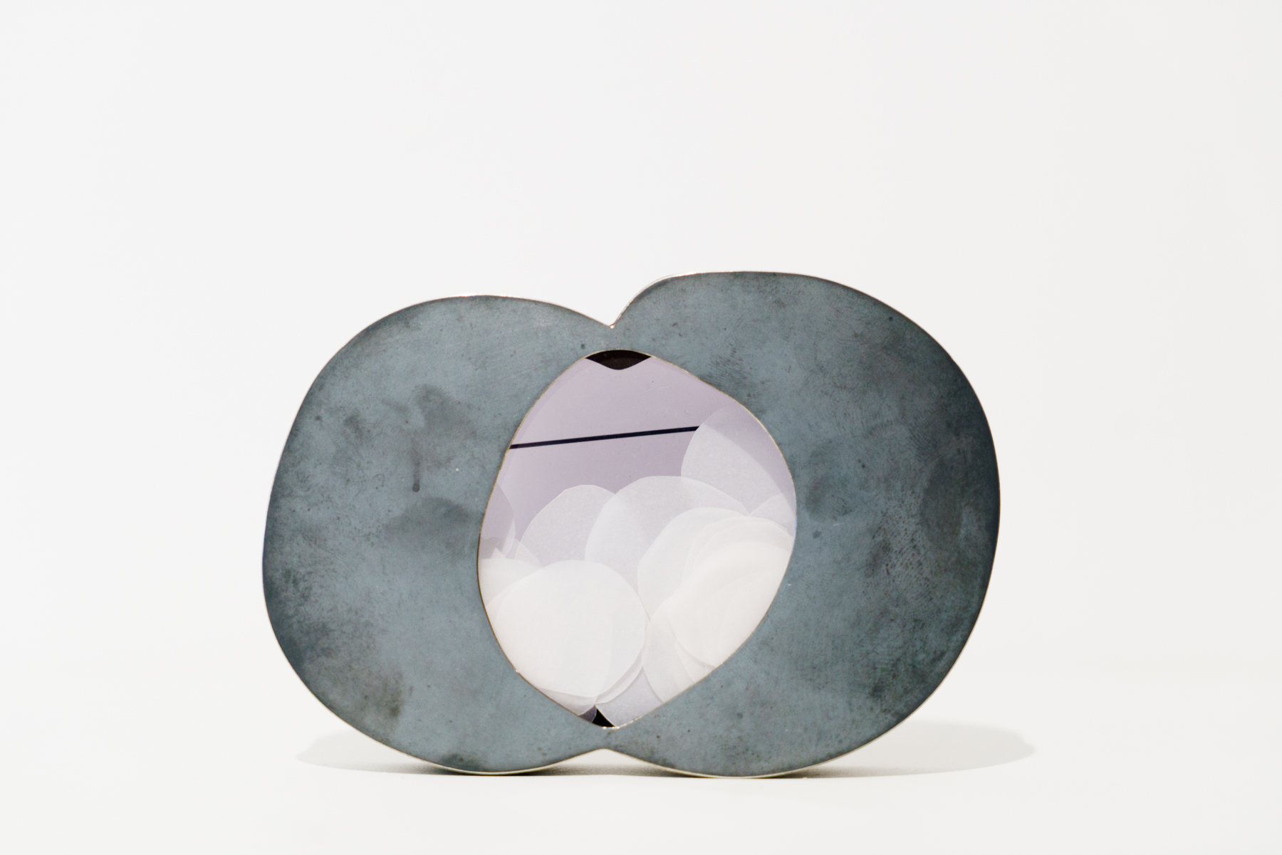 Isabel Dammermann, Evia , brooch, photo: Riccardo Banfi
