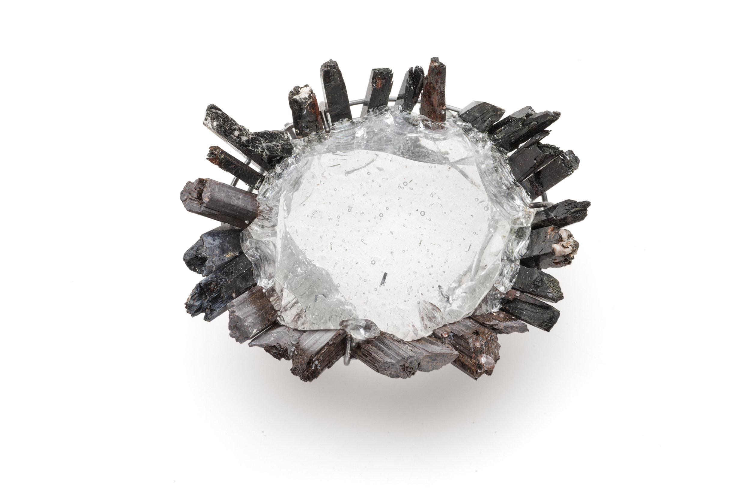 Federica Sala, Portrait n°1, brooch, photo: Federico Cavicchioli