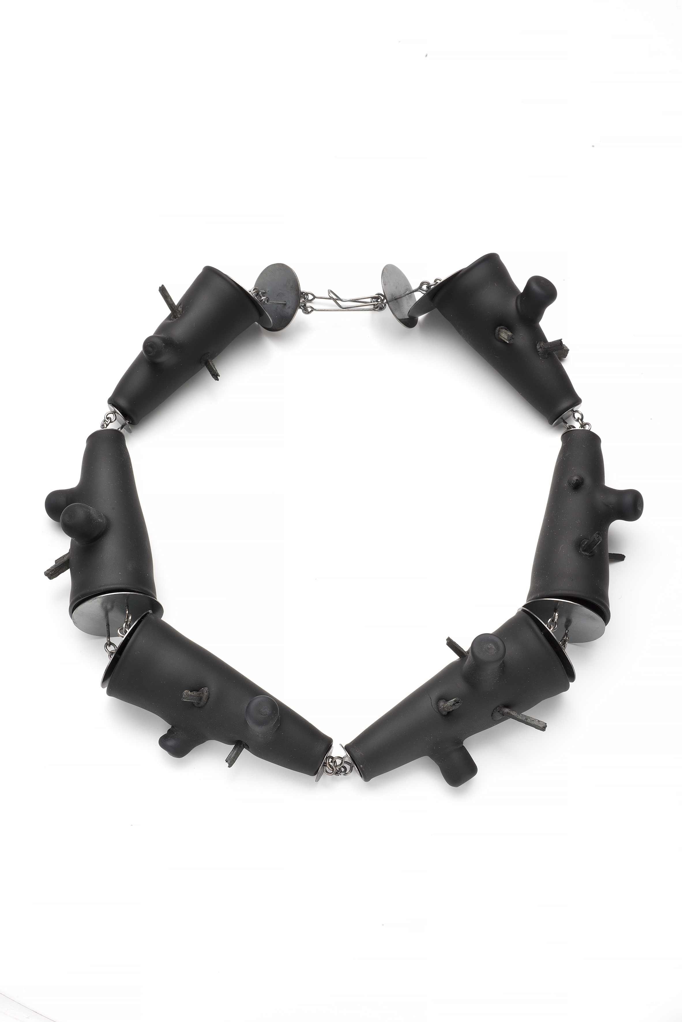 Federica Sala, The time we forgot, necklace, photo: Federico Cavicchioli