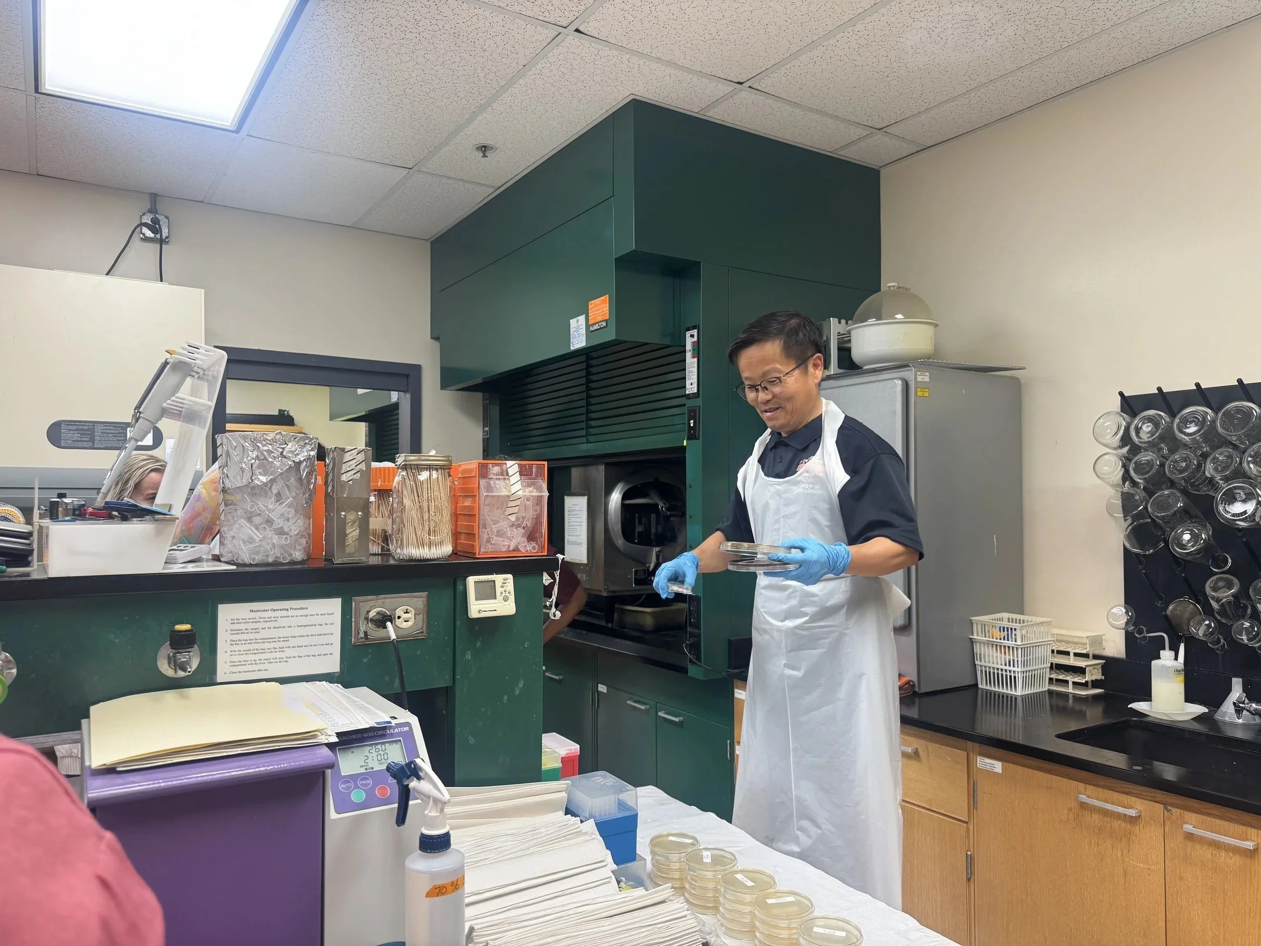 Dr. Chyer Kim receives 2026 Star Award in Outstanding Research for Food Safety and Microbiology