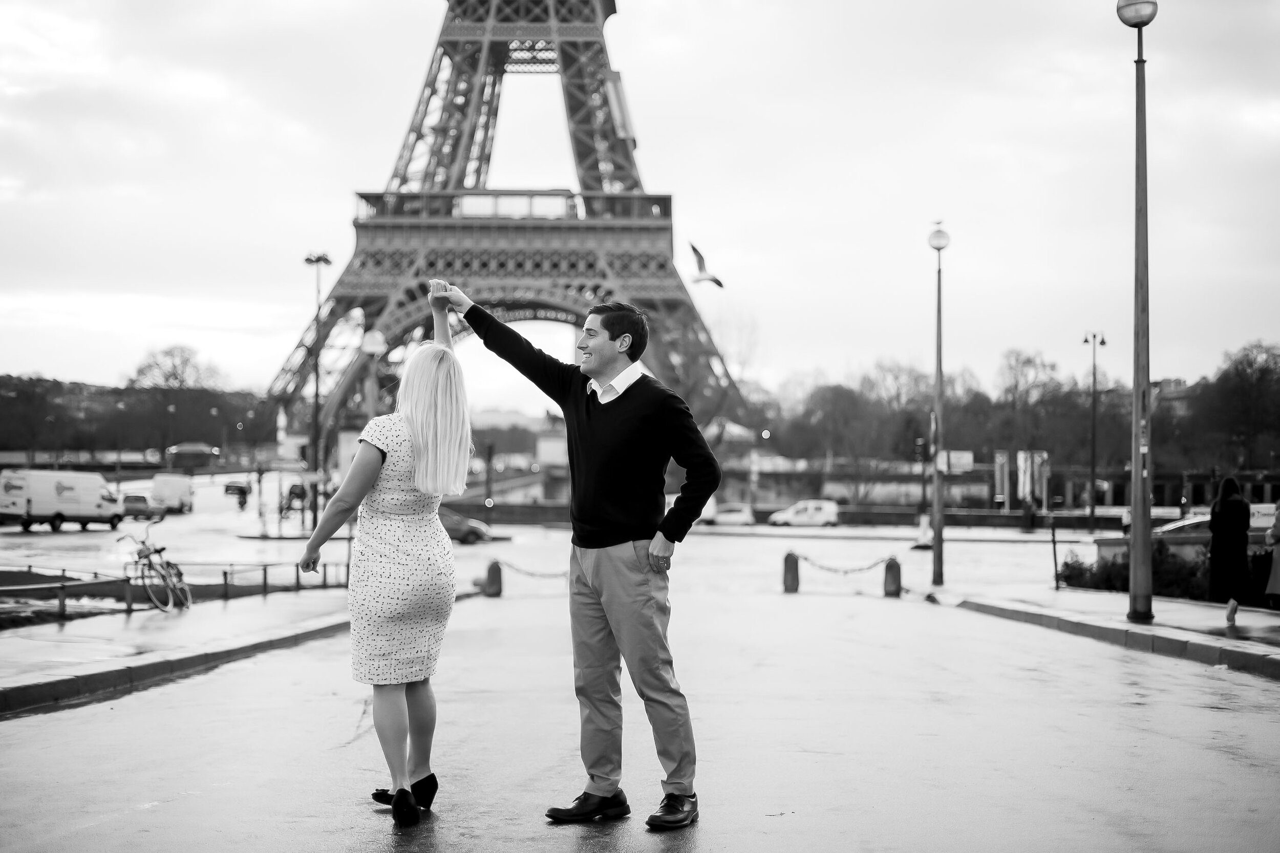 COUPLE PHOTOSHOOT IN PARIS