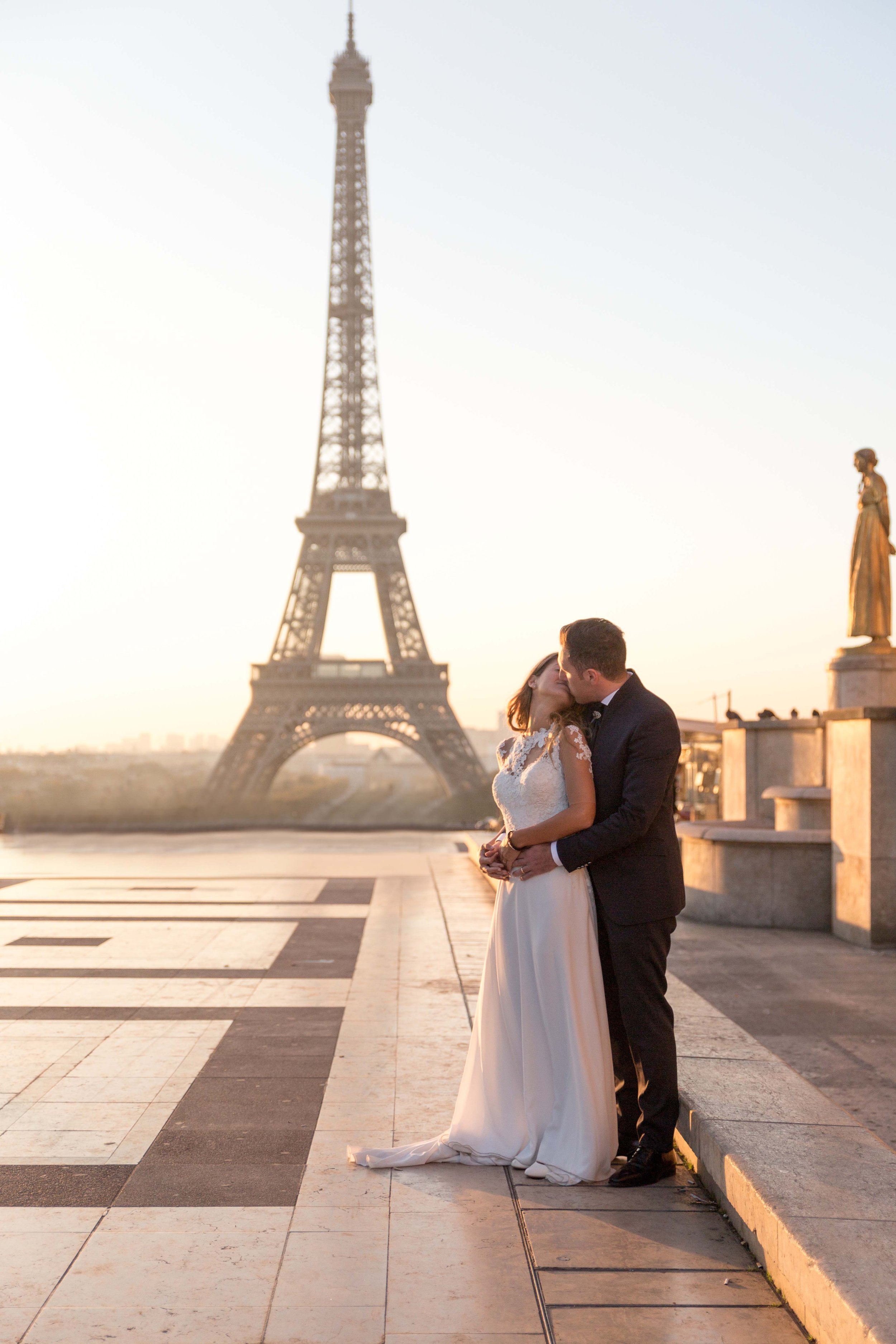 HONEYMOON PHOTOSHOOT AT EIFFEL TOWER