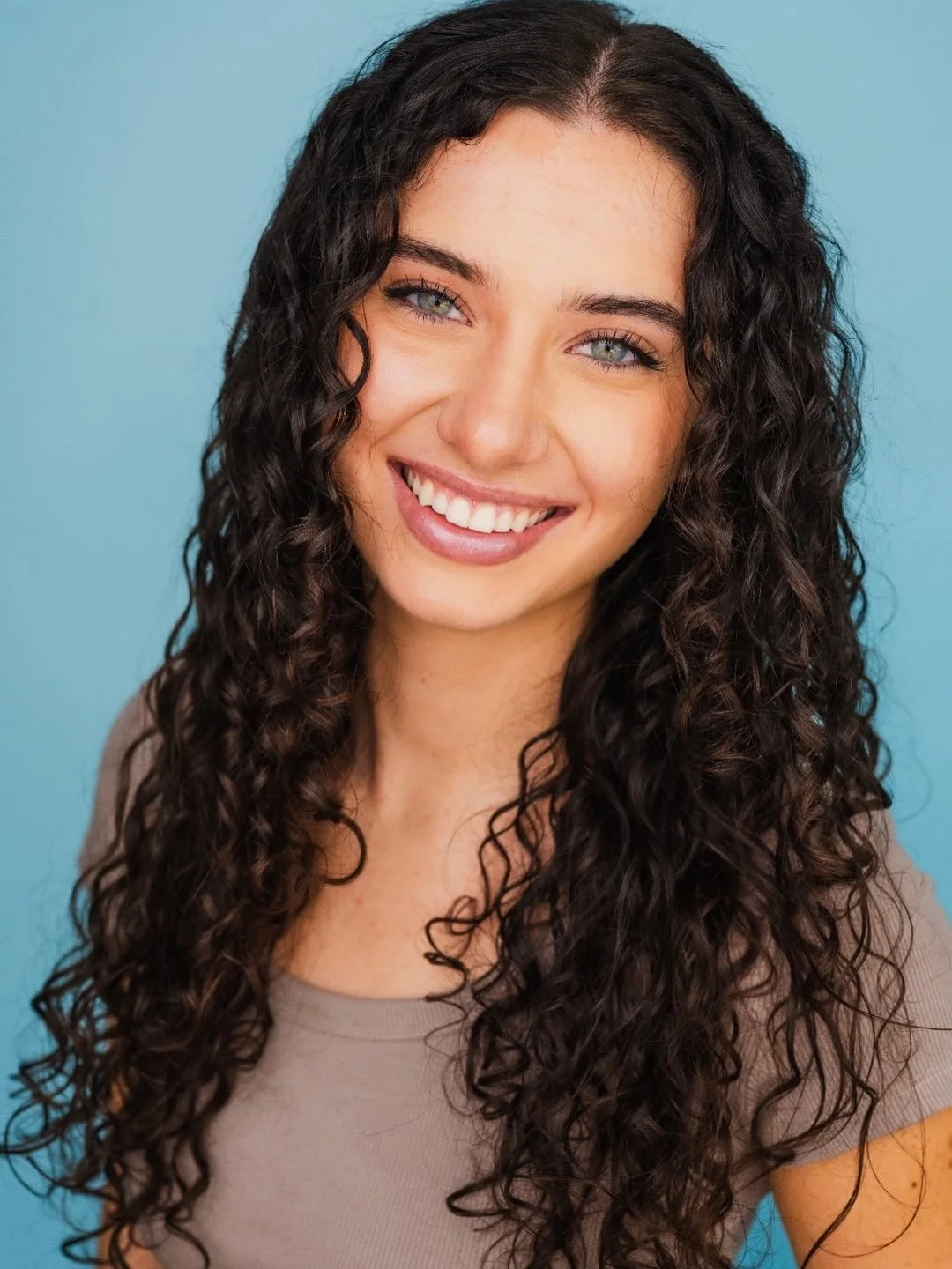 Emma.
⠀⠀⠀⠀⠀⠀⠀⠀⠀
 #utahphotographer #utahheadshotphotographer #pepperfoxphoto #pepperfoxheadshot #utahheadshots