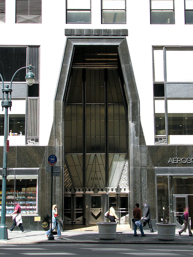 Entrance to the famed Chrysler Building in New York City, by Norbert Nagel / Wikimedia Commons | License: CC BY-SA 3.0
