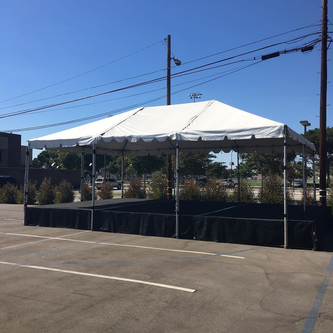 20x30 canopy with a 20x28 stage underneath.

Currently offering 10% OFF to all new clients 📞 (310) 635-1723
💻www.iandopartyrentals.com
🏫 134 W. Gardena Blvd  Gardena, CA 90248  #canopy #tent #iopartyrentals #stage #partyrentals #rentals #events #s