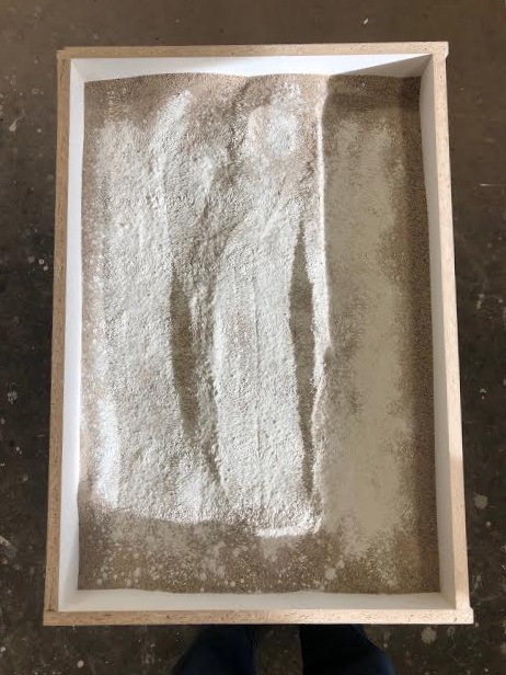 Added bentonite clay to this mix (1kg of sand to 120g of clay)