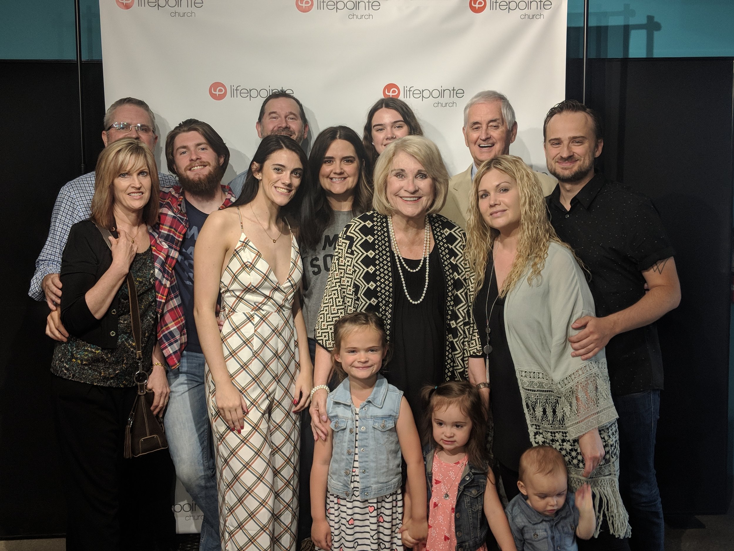 00000IMG_00000_BURST20180513120332591_COVER.jpg