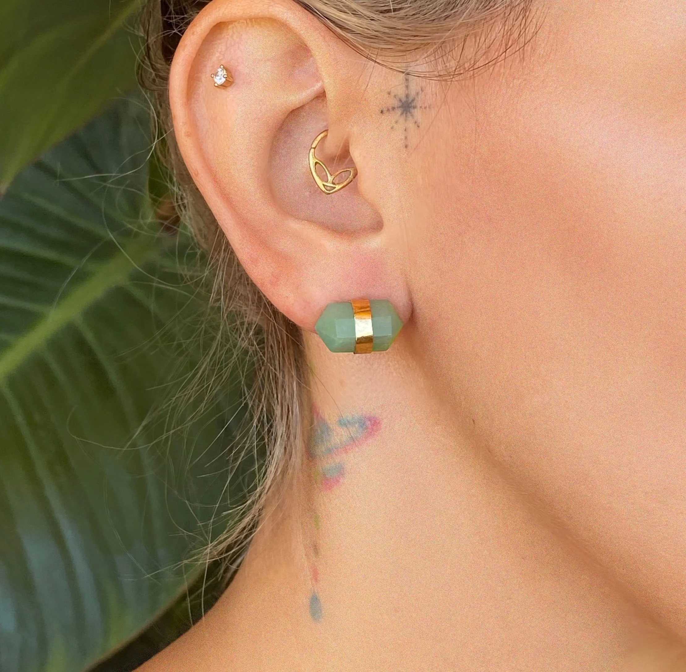 Green+stud+copy.jpg