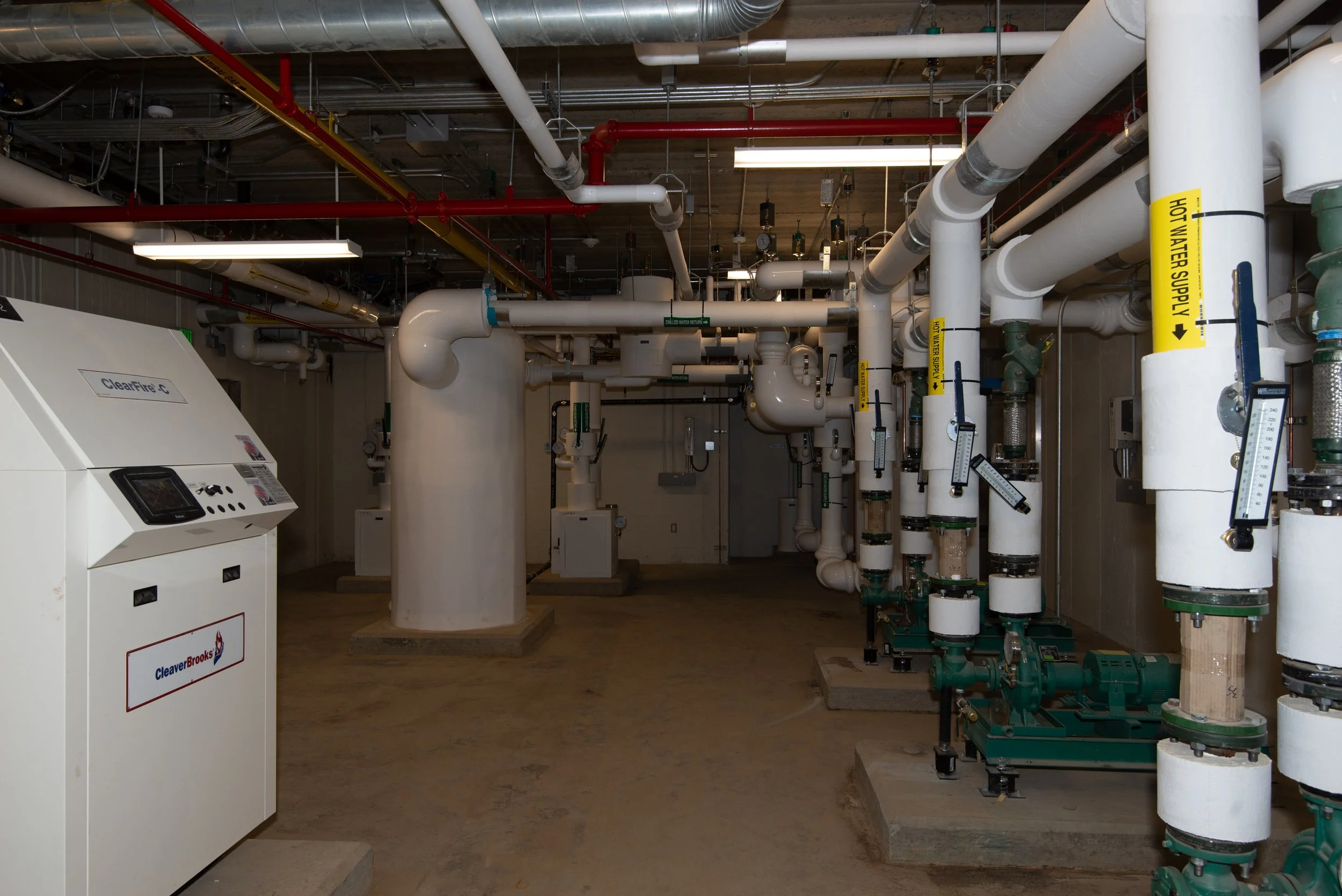 13056.020.014_20210121-0118-WEST APARTMENTS BLDG K -WATER PUMP ROOM - OVERVIEW - SE.JPG