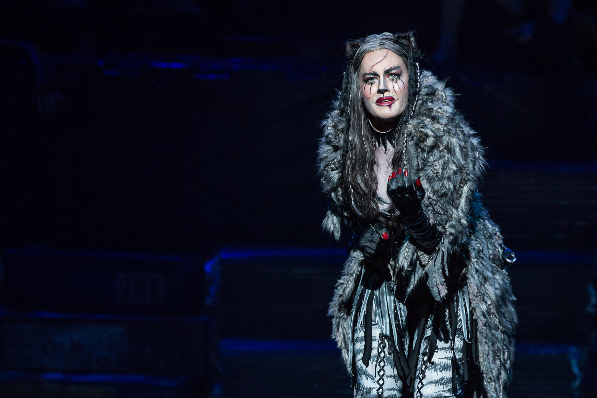Mamie Parris as Grizabella in CATS (Photo by Matthew Murphy).jpg