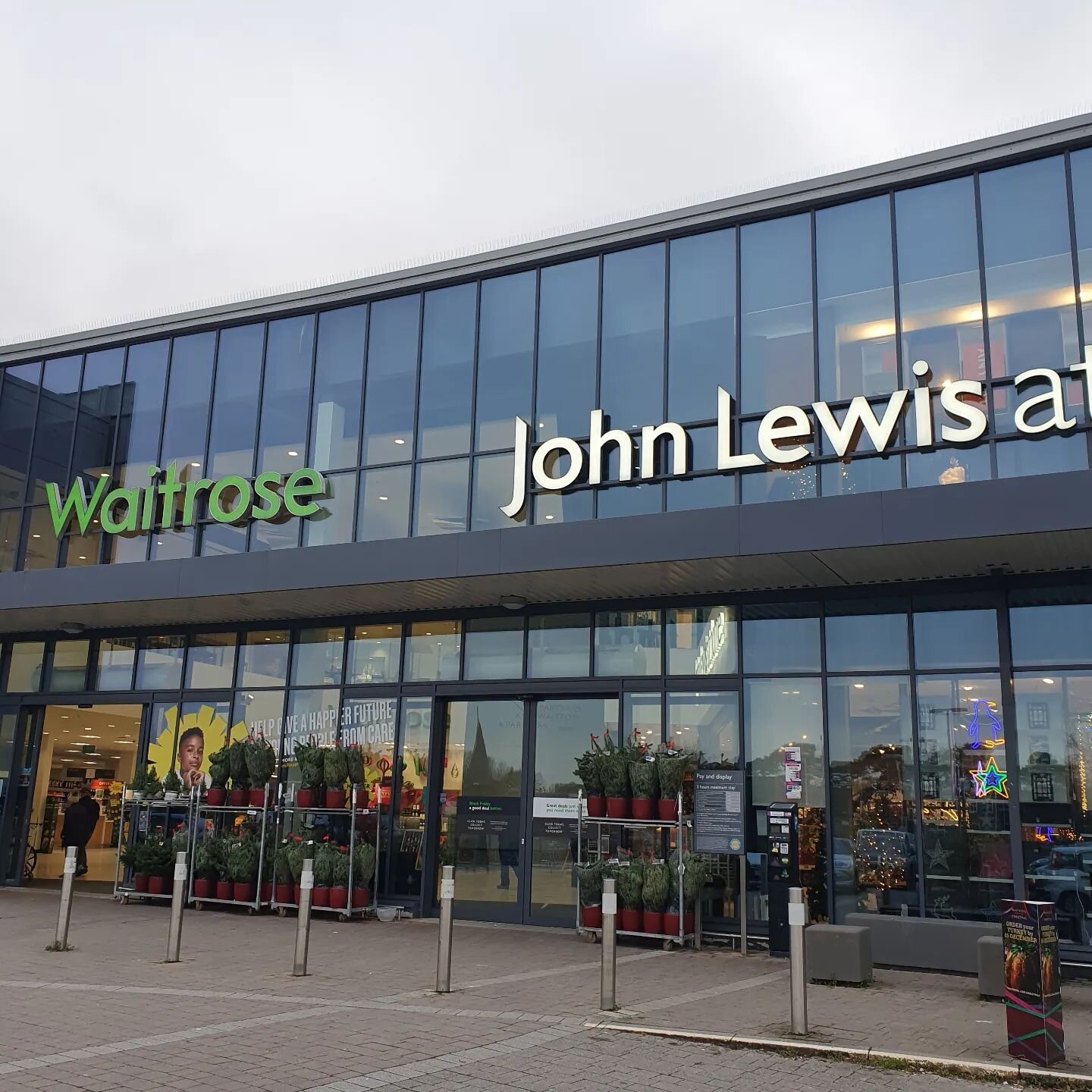 Come on down to John Lewis &amp; Waitrose this afternoon at 11.30am to hear the Singergy Horsham choir performing some Christmassy numbers!