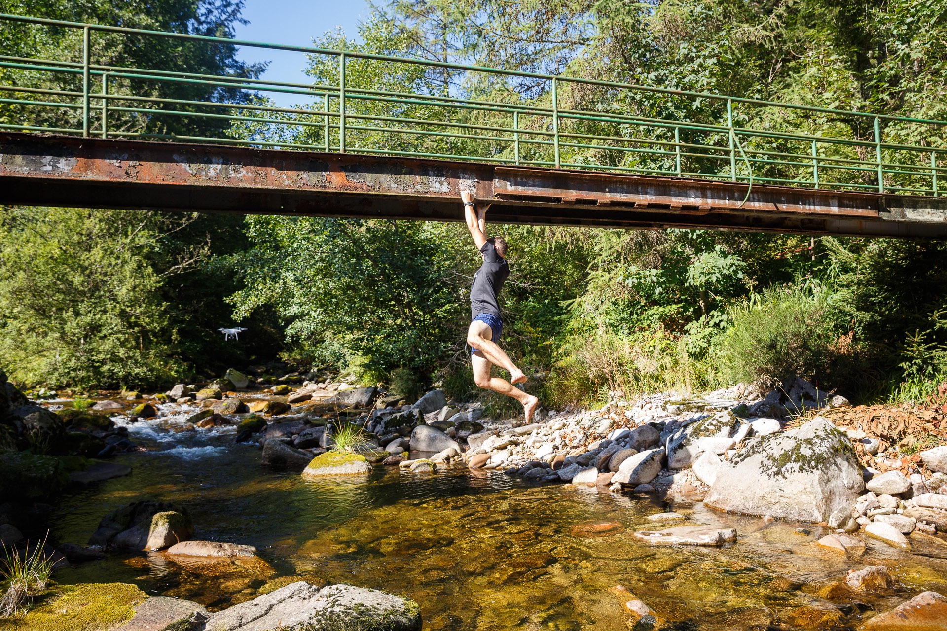 Jedes Team hat seine eigene Herangehensweise um die Fluss Challenge zu meistern.