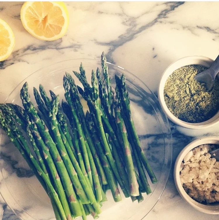 Pistachio Crusted Asparagus With Feta